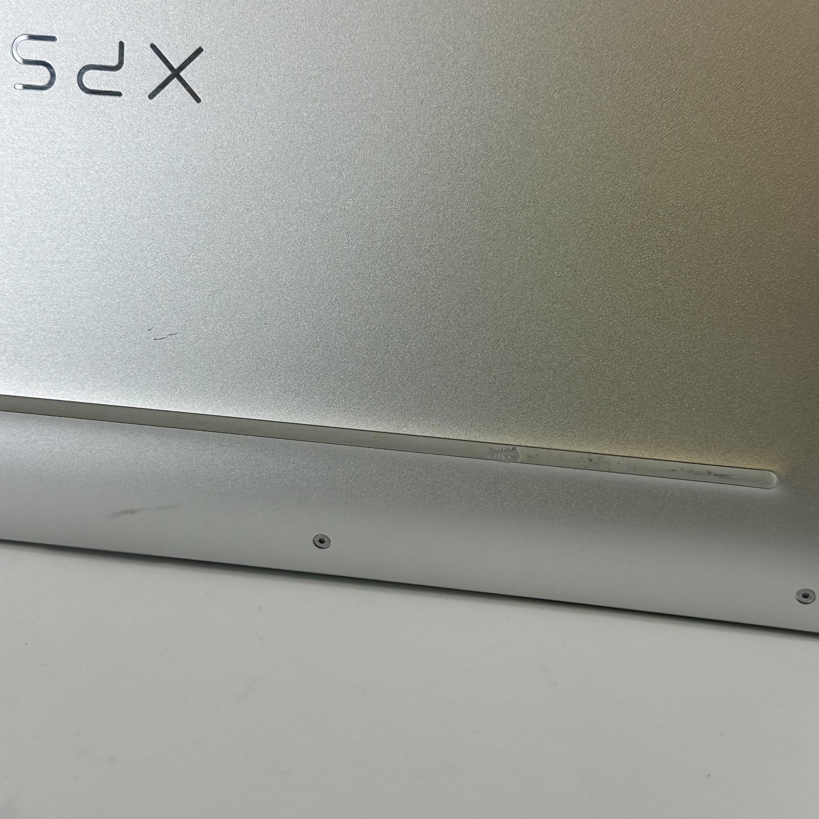 Dell XPS 15 9500 FHD+ i9-10885H 2.40GHz 64GB 2TB SSD GTX 1650 Ti BENT FRAME