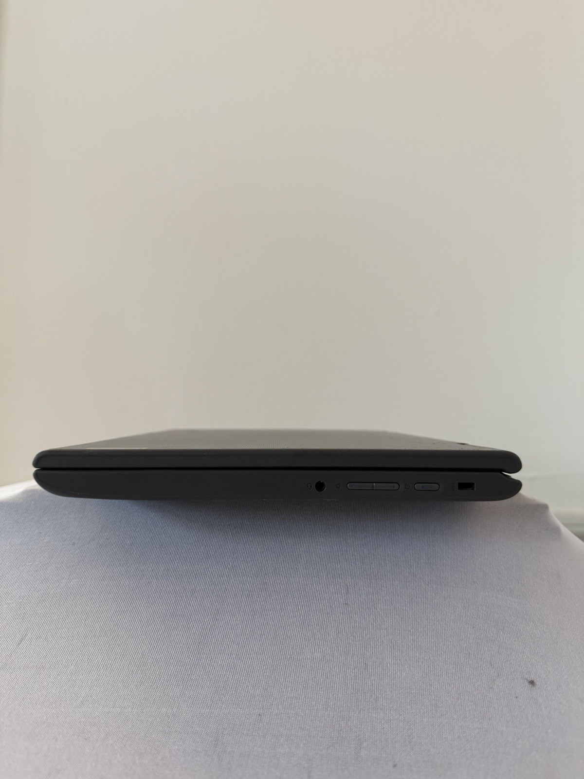Lenovo Chromebook 300e Gen 2 Laptop – Good Screen – MediaTek – Read Des