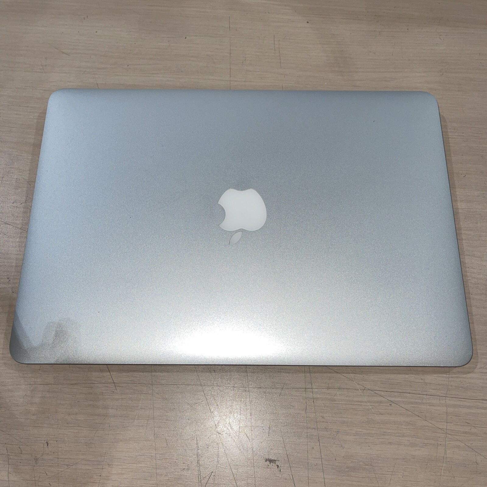 Apple Macbook Air MID 2013 13″ i5-4250U 1.3GHz 4gb RAM NO HD