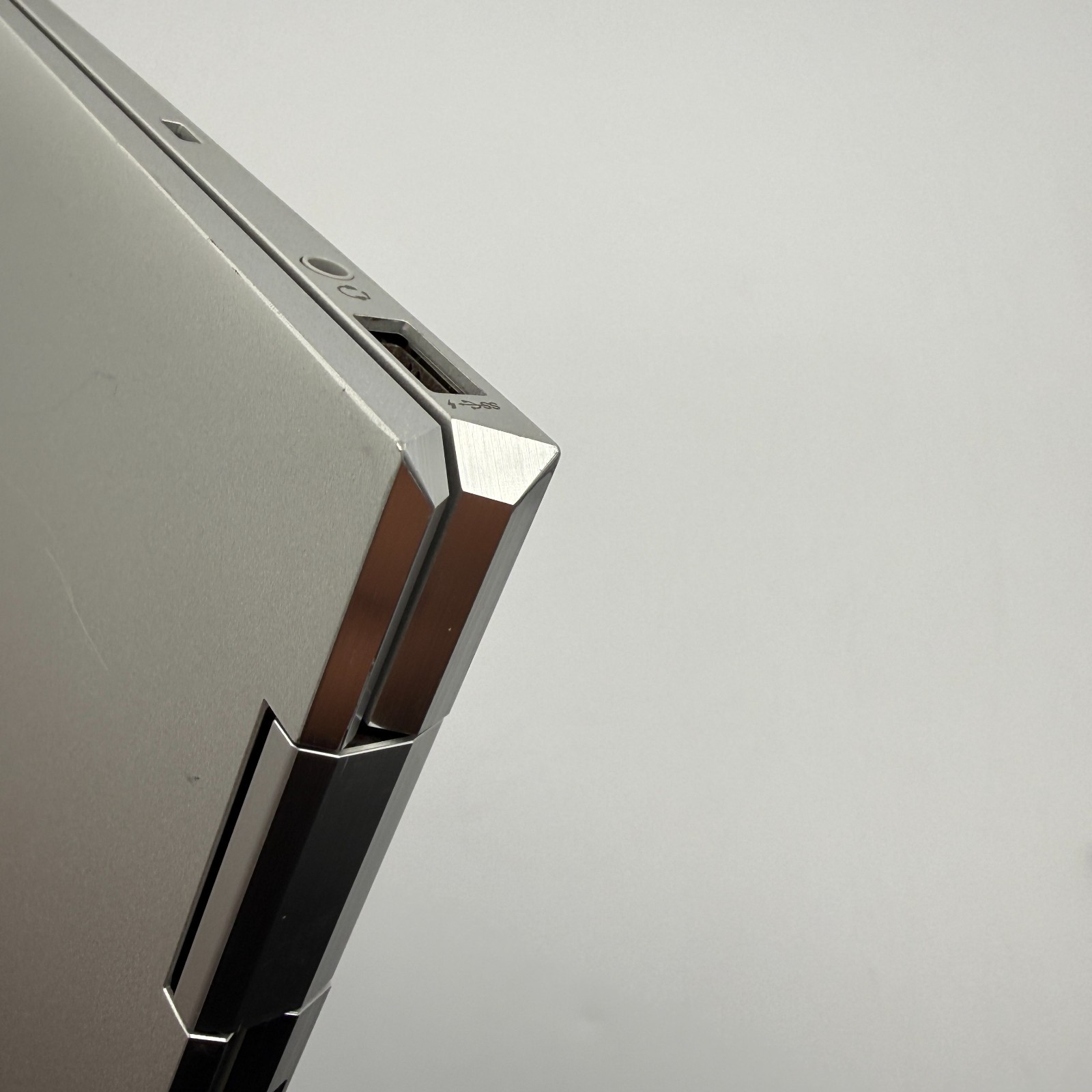 HP EliteBook X360 1040 G7 i7-10710U 16GB RAM 256GB m2 14″ Touch Win 11 Very Good