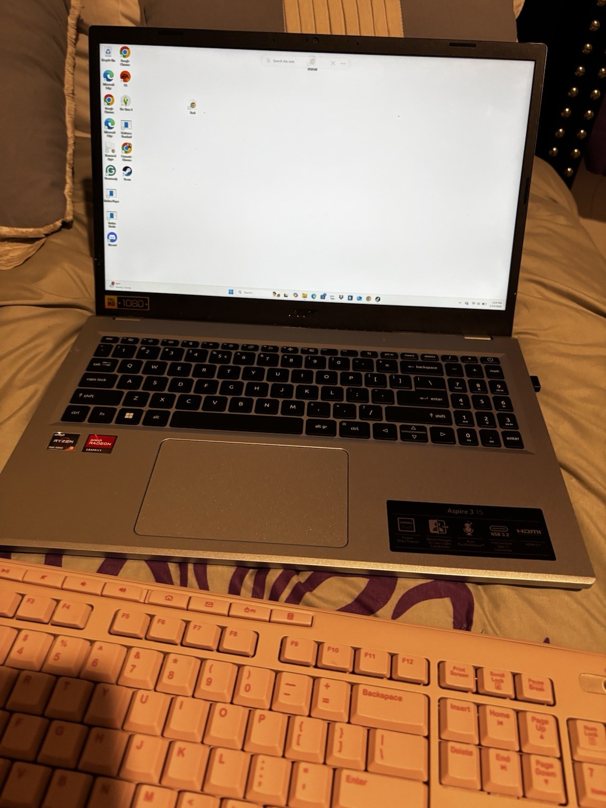 Acer Aspire Laptop with extra keyboard and mouse! – PRICE NEGOTIABLE