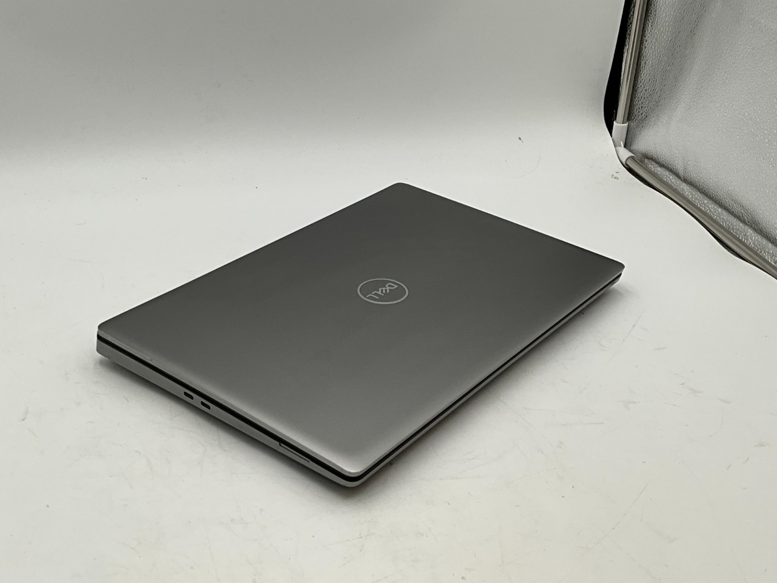 DELL Precision 7560 i7-11850H 2.50g 64GB 1tb T1200 15.6″ WIN11 Laptop FJDF2J3