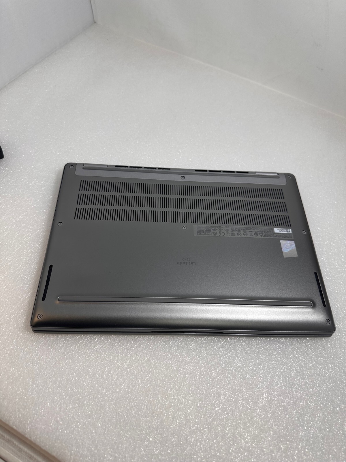 Dell Latitude 2 in 1 7340 Intel Core i5-1335U 13.3″ 16GB 512gb SSD Gray