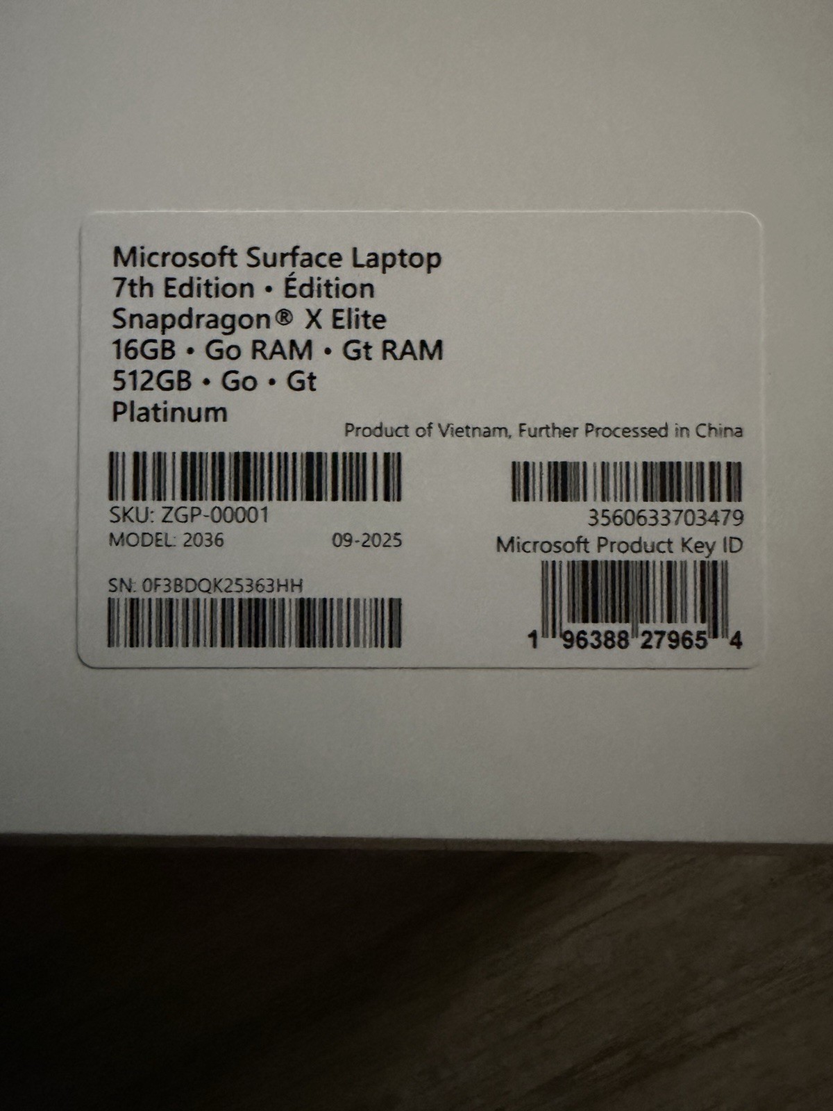 Microsoft Surface Laptop 13.8″ Snapdragon X Elite 16GB 512GB SSD Win11 Platinum