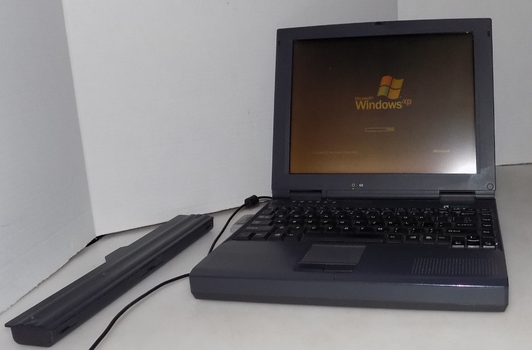 GATEWAY SOLO 1100 NOTEBOOK 12.1 SCREEN, WIRELESS PCMCIA, CD-ROM,3.5″ FDD CELERON