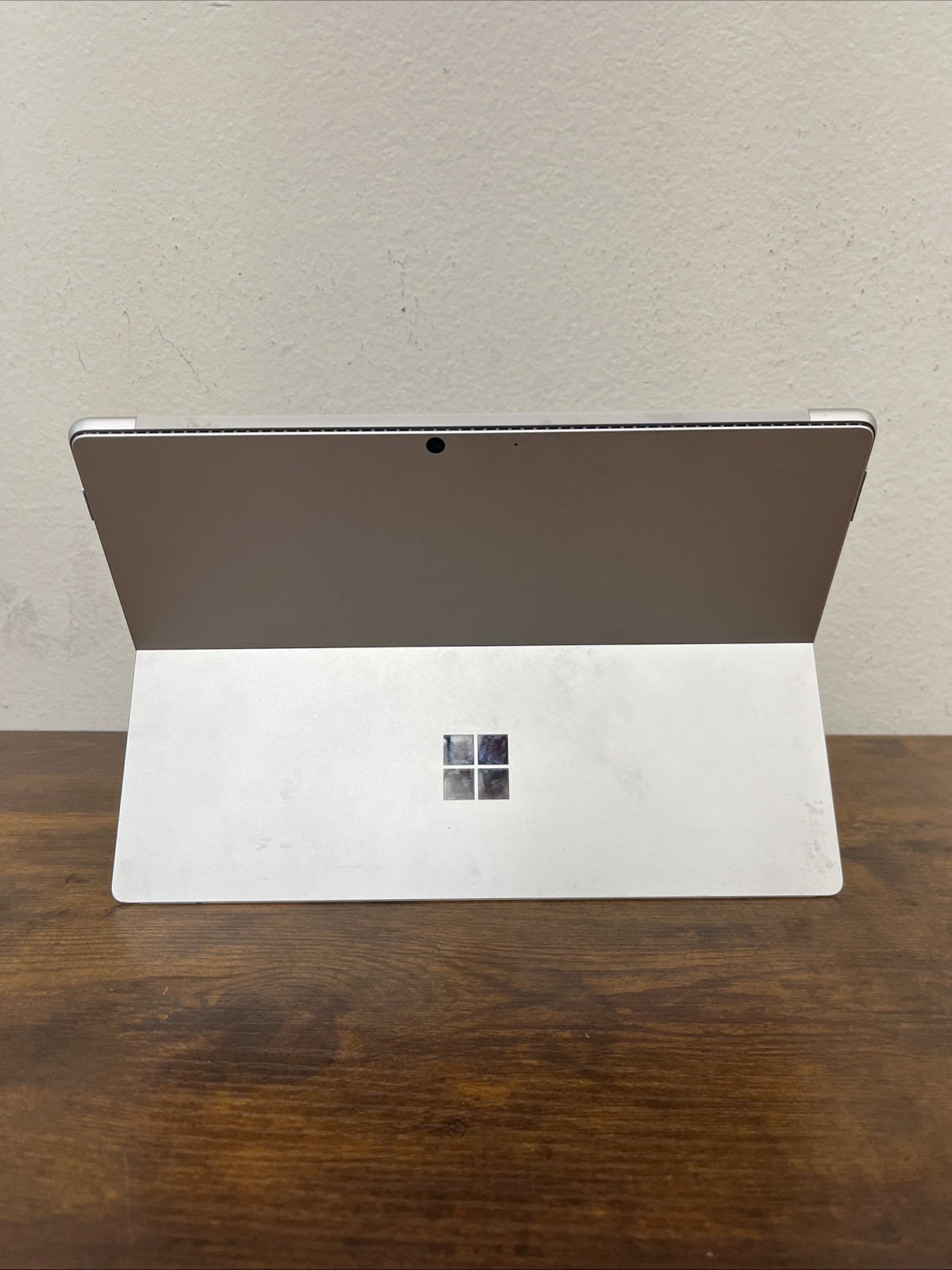 Microsoft Surface Pro 8 13″ i7 32GB Ram 1TB SSD No Power! For Parts!
