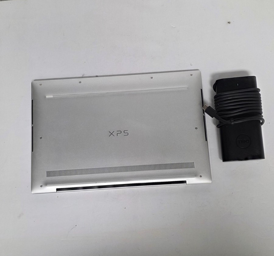 Dell XPS 13 9300 Silver FHD+ TOUCH i7-1065G7 1.30GHz 32GB 512 SSD WINDOW 11 PRO