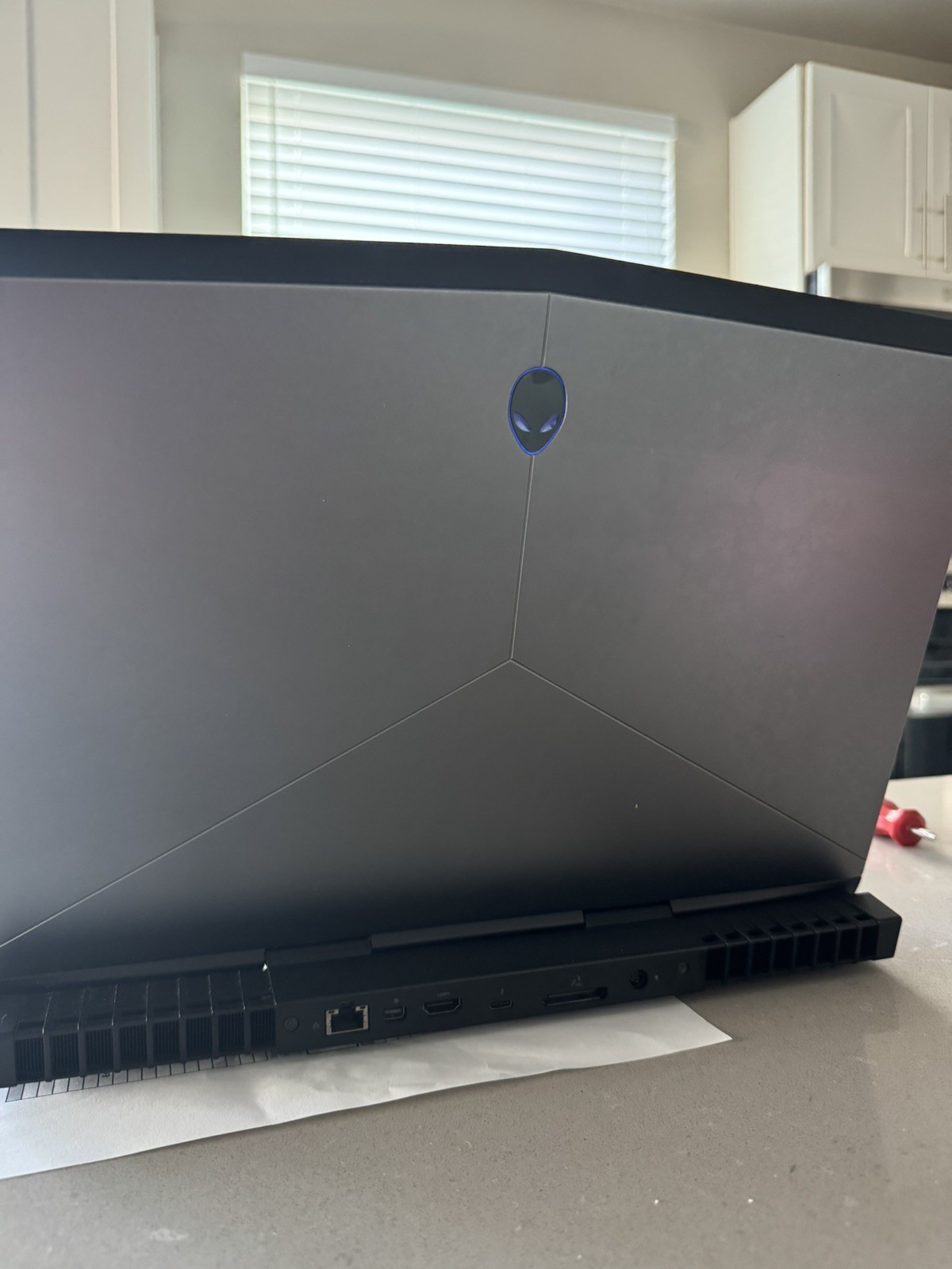Dell Alienware 15 R3 Intel i7-7700 @2.50GHz 16GB RAM NO SSD For Parts