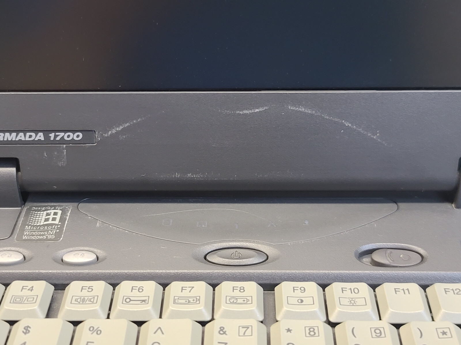 Compaq Armada 1700 Pentium II 233MHz + 160MB + 4GB Windows 98 SE *READ* TESTED