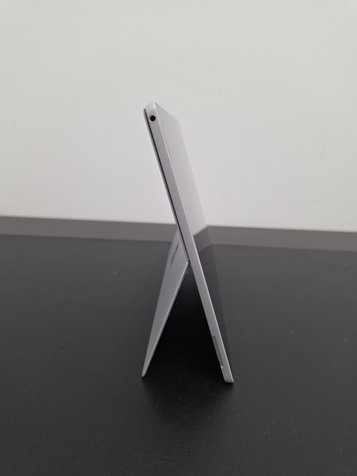 Microsoft Pro 7+ i3-1115G4 8GB Ram 128GB SSD Win 11 Pro