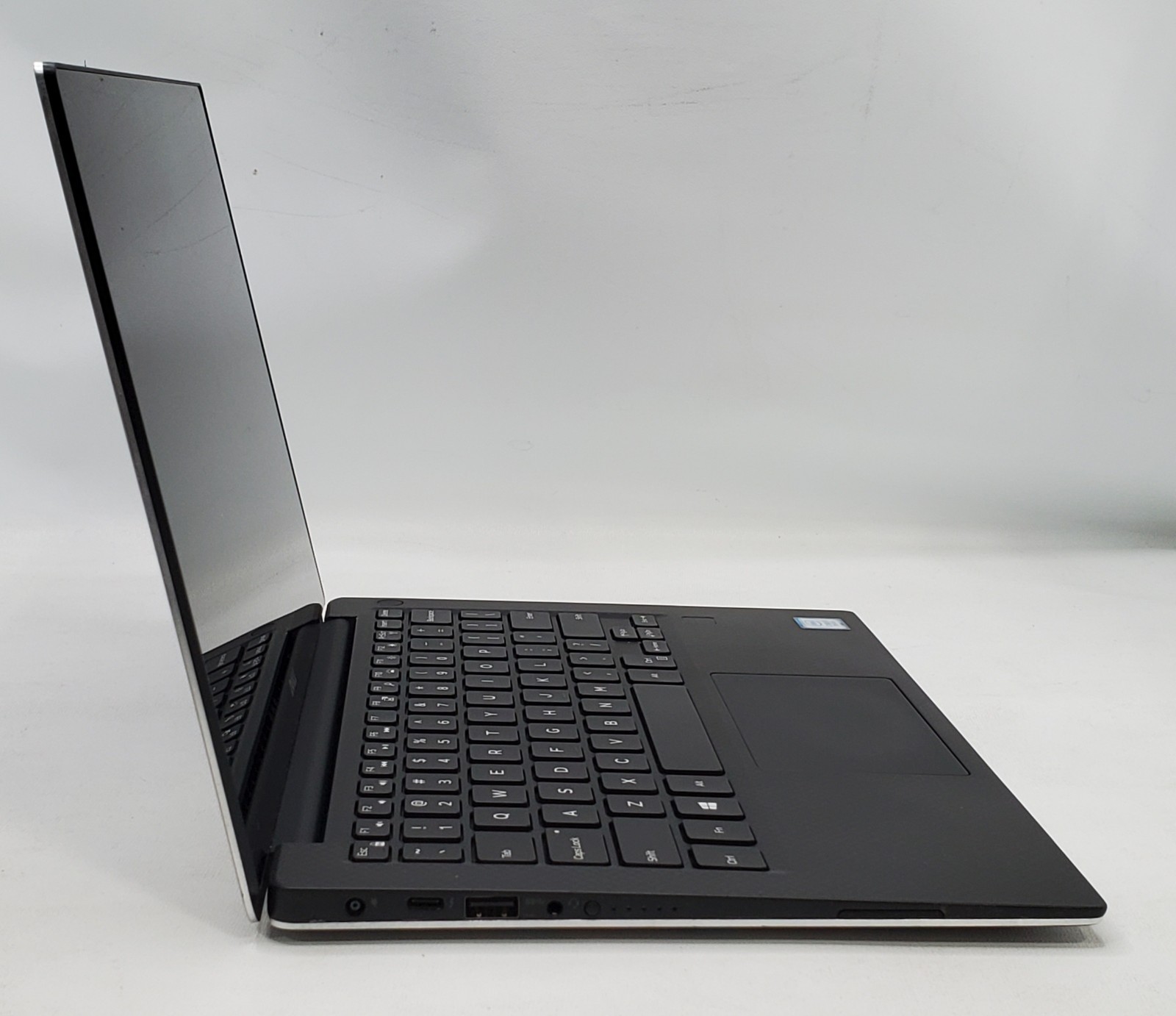 DELL XPS 13 9360 Core i5-7200U @ 2.50GHz 8GB RAM 128GB SSD Windows 11 Pro