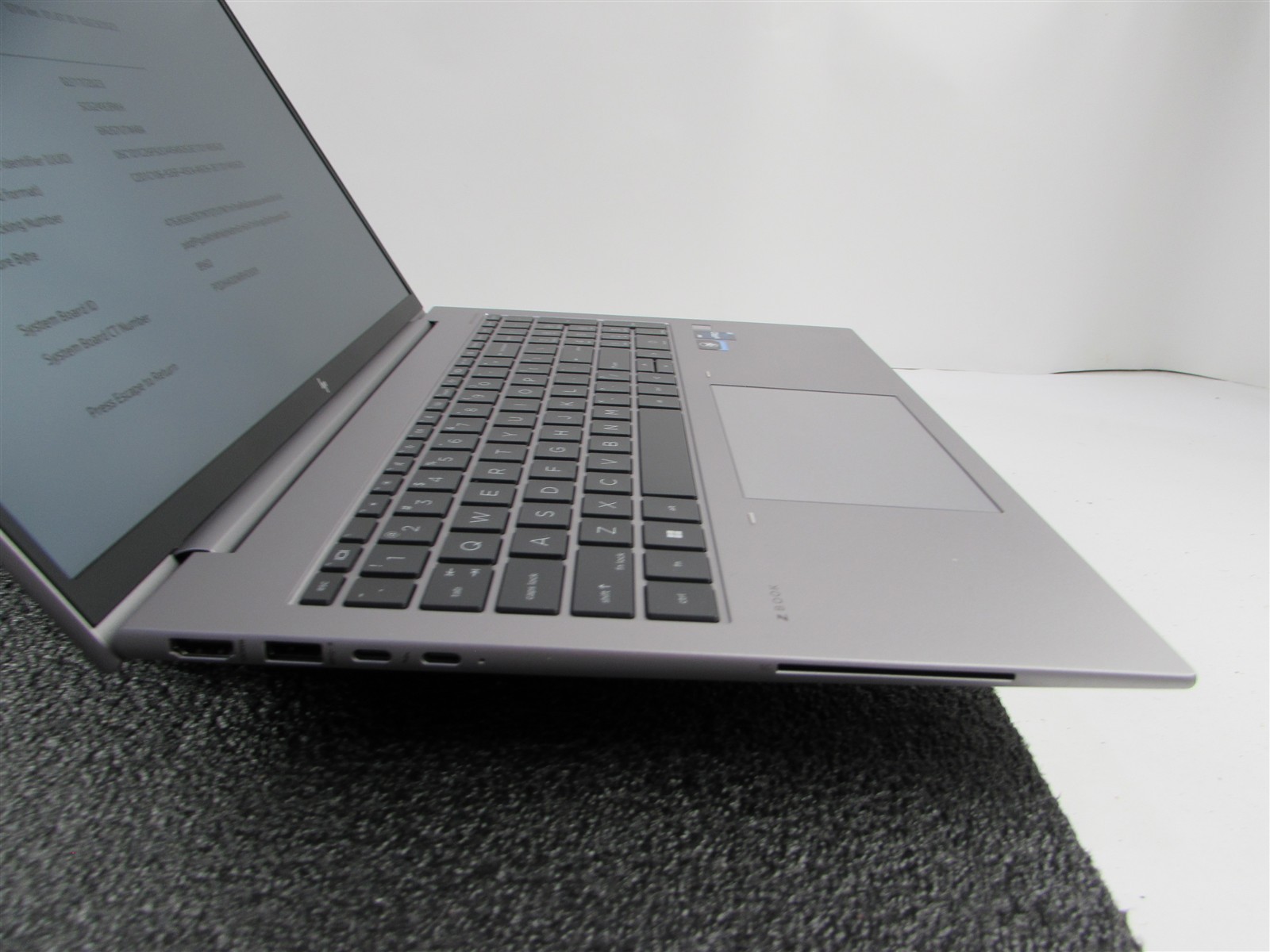 HP ZBOOK FIREFLY 16 (G9) 1920X1080 FHD I7-1265U 512GB SSD 16GB RAM NO O.S