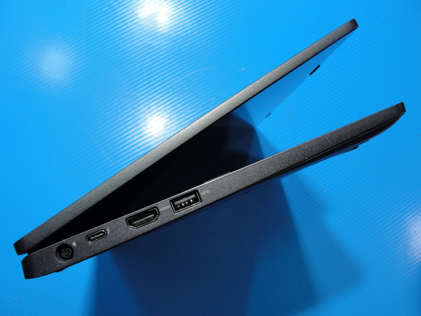 Dell Latitude 5300 2-in-1 13.3”FHD TOUCH Core i7-8665U 1.9GHz 16GB RAM 512GB SSD