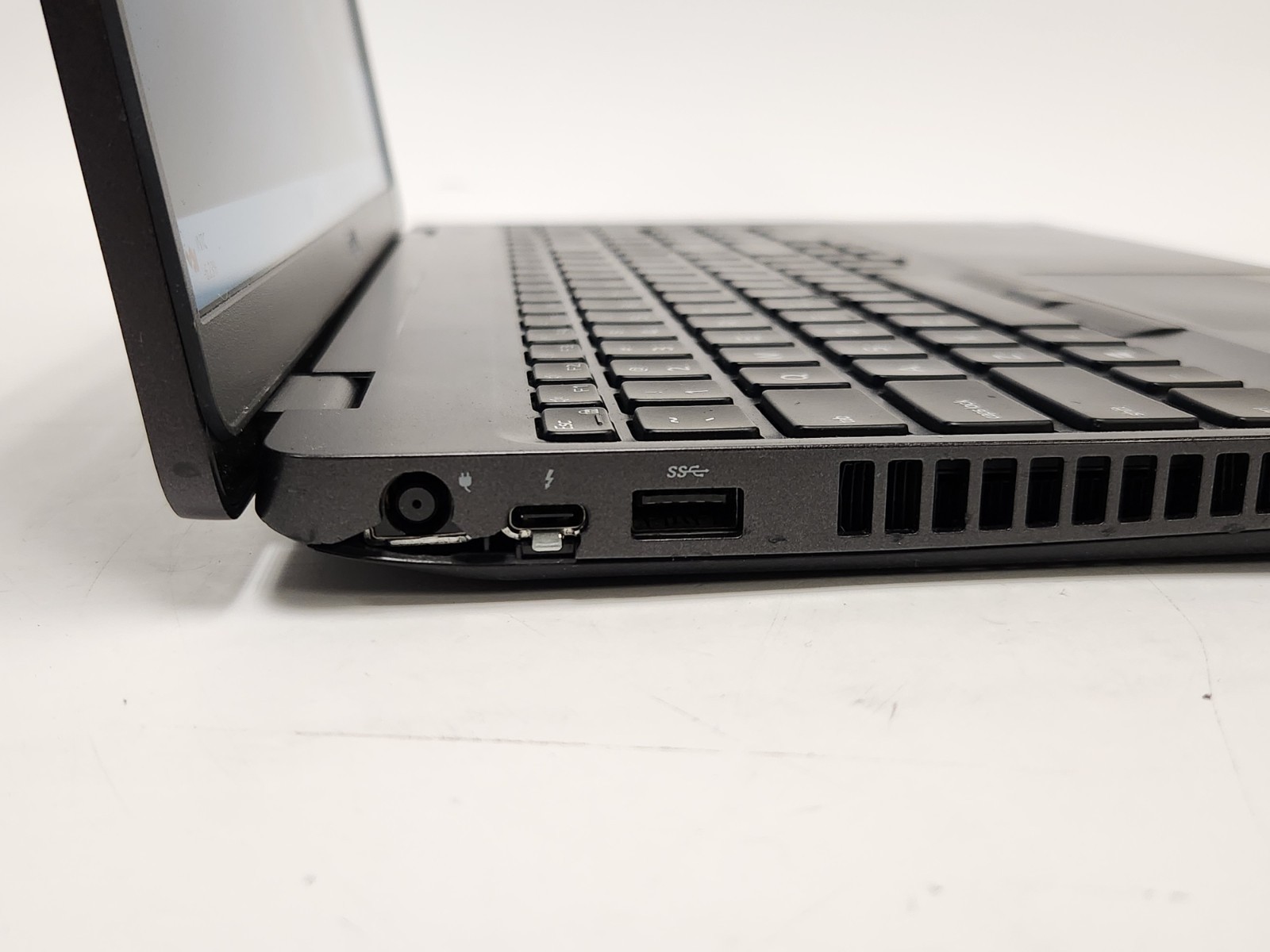 DELL Latitude 5501 15″ Laptop i7-9850H 2.6 GHz 16GB RAM 256GB SSD W11P + AC