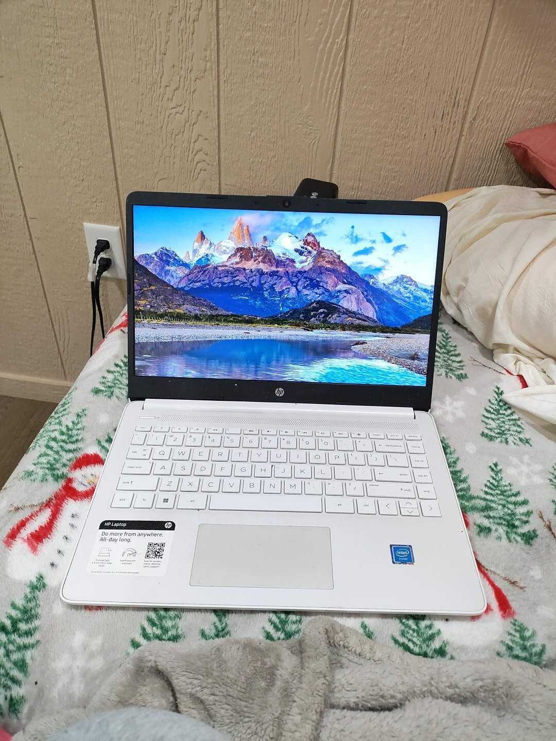 HP 14DQ0052DX 14″ (64 GB, SSD, Intel Celeron N, 1.10 GHz, 4 GB) Laptop -…