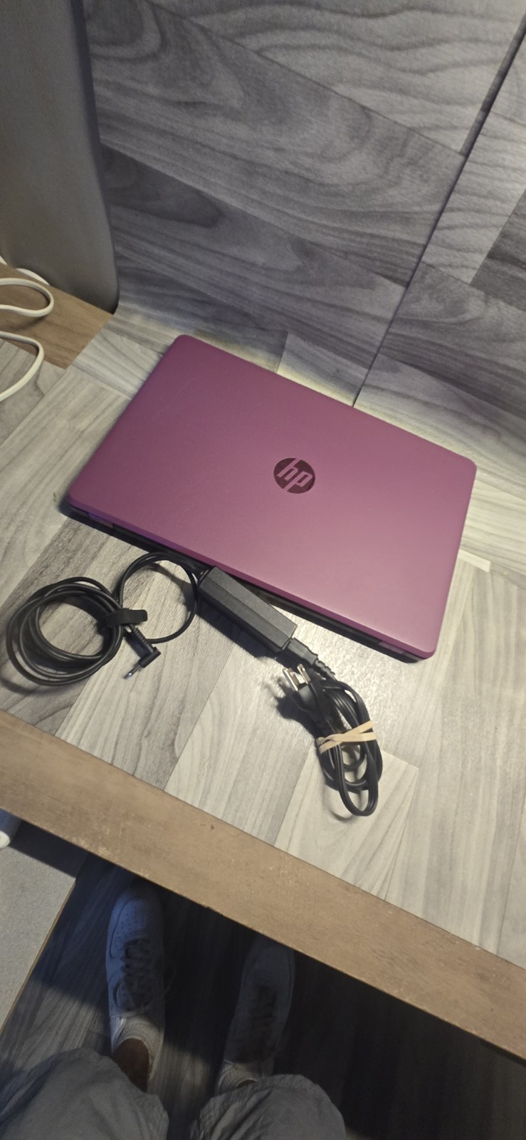 HPLaptop 15-bw0xx With a 1.50 GHz AMD E2-9000e processor with Radeon R2 graphics