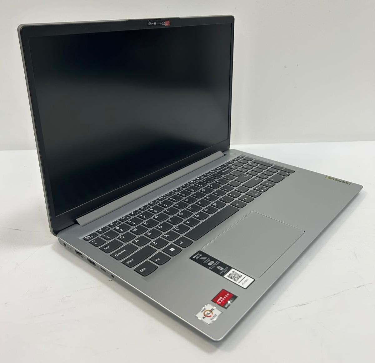Lenovo IdeaPad 1 15.6″ | AMD Athlon Silver 3050U | 4GB RAM | 128GB eMMC | Win 11