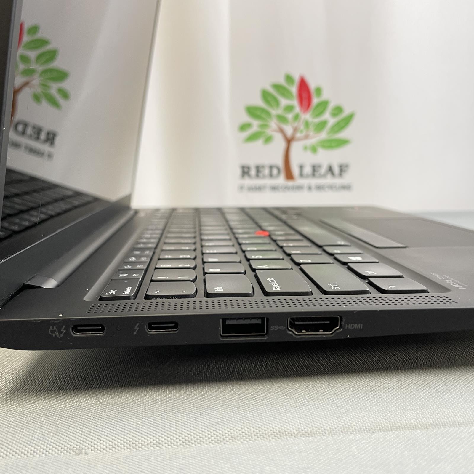 Lenovo ThinkPad X1 Carbon Gen 9, Core i7-1185G7, 16GB, 512GB NVMe | #1475 (READ)