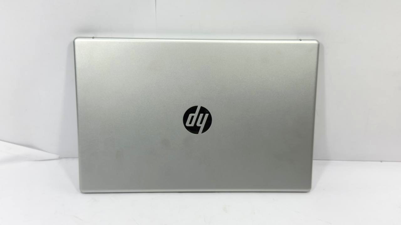HP 15.6″ Laptop Touchscreen Core i5-1235U 512GB/12GB Windows 11 Home Natural Sil