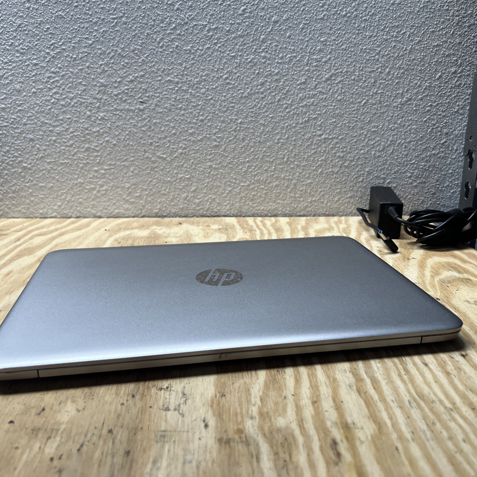 HP EliteBook Folio 1040 G3 14″ i5-6200U 2.30GHz 8GB 512GB Win11 Pro
