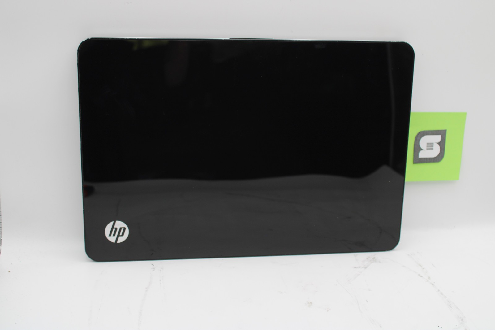 HP Envy 14 Spectre AMD-3020e @ 1.2 GHz 4GB RAM No SSD No OS No Boot *PARTS