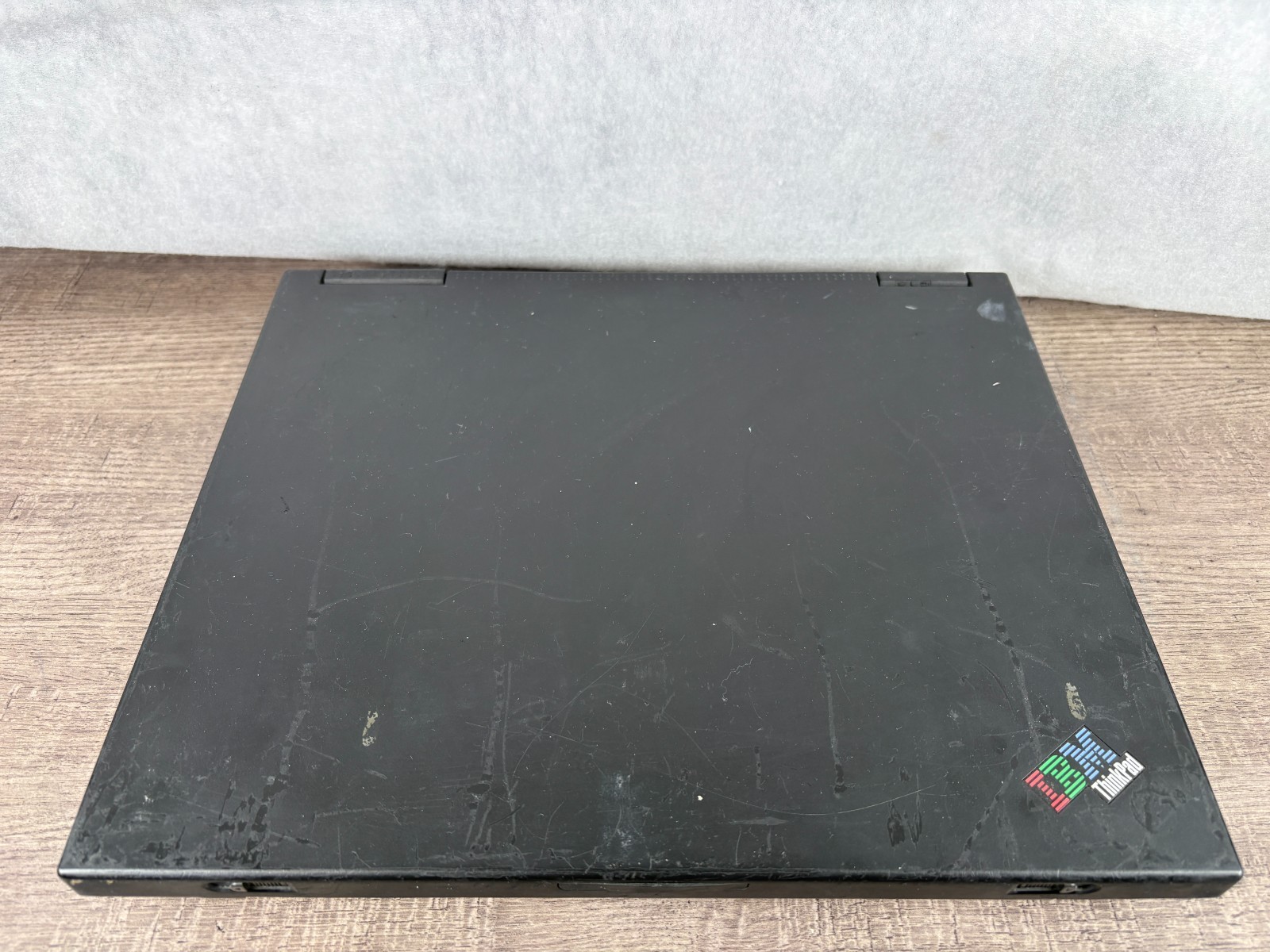 IBM Thinkpad T23 Laptop Pentium III 1ghz 16GB RAM 40GB HDD Windows XP Tested