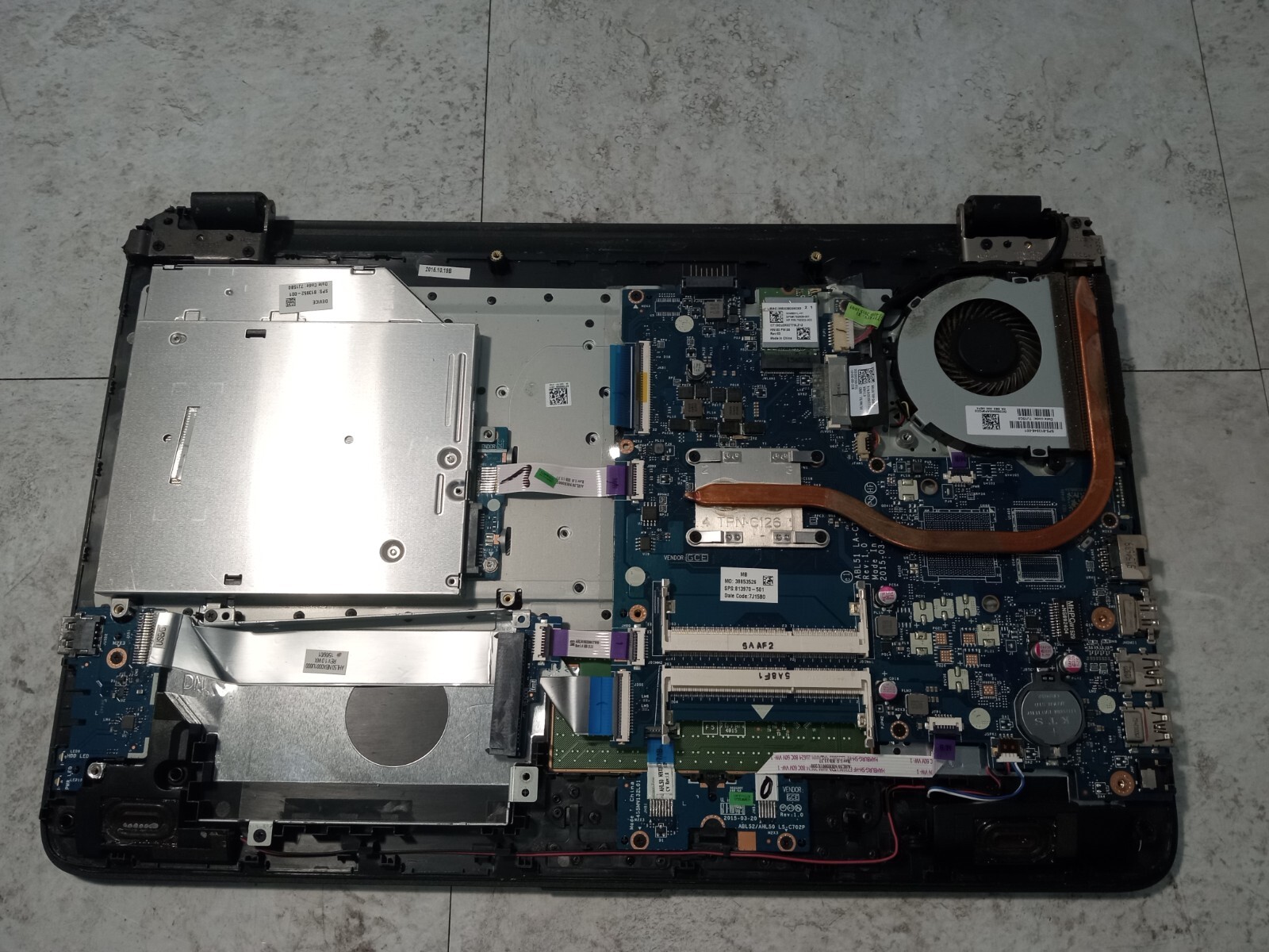 HP Notebook 15-AF141DX 15.6″ Laptop AMD A8-7410 Radeon R5 Graphics *READ -FM