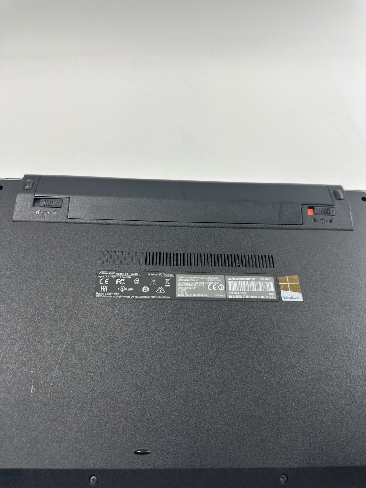 Asus Laptop P2520S laptop