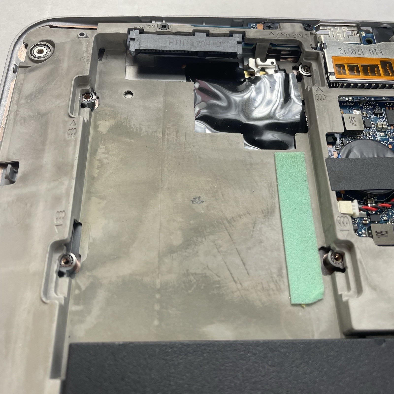 HP EliteBook 850 G3 15.6″ i7-6600U 2.60 GHz 16 GB RAM No SSD/OS/AC – Bad Bottom