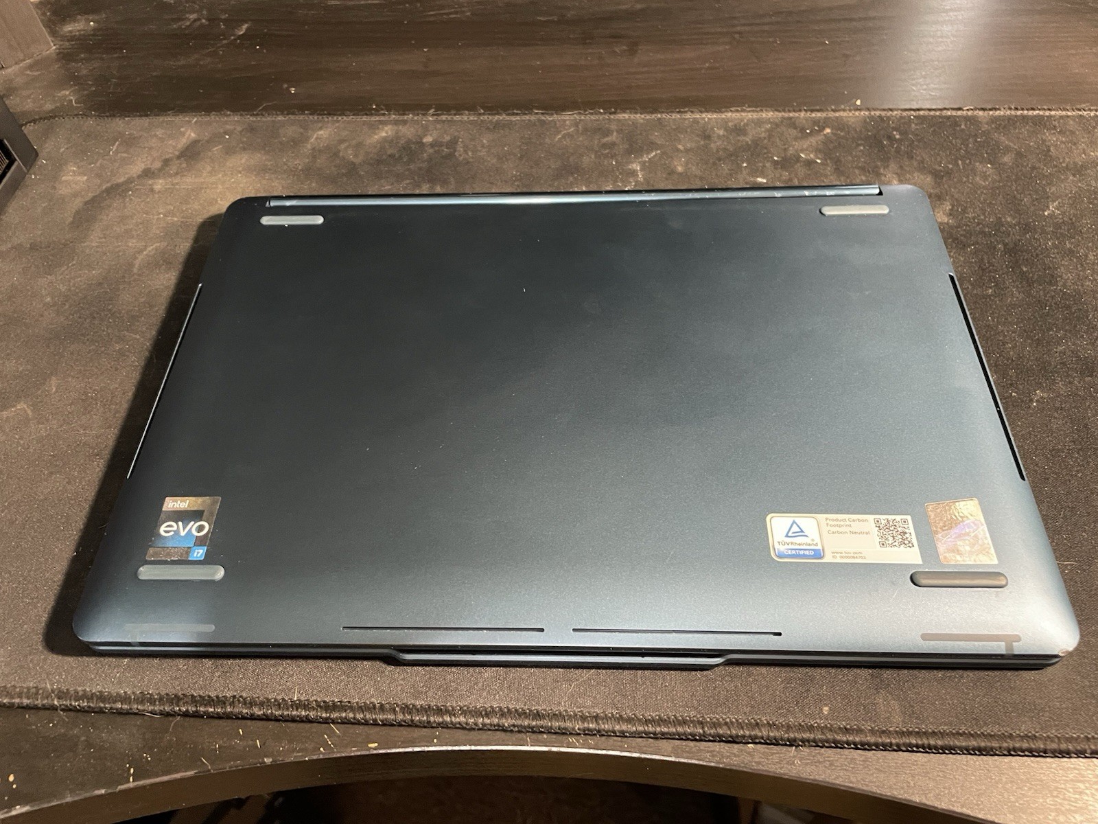 Lenovo Yoga Book 9 13IRU8 13.3-inch i7-1355U 16GB RAM 1TB SSD