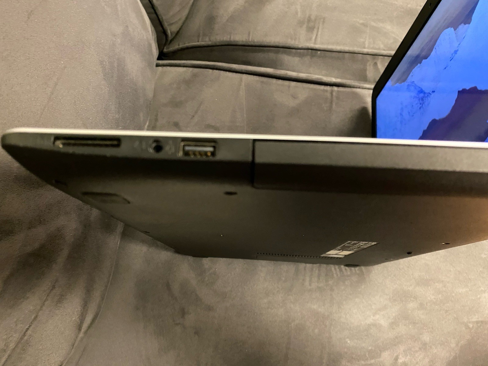ASUS X555Q Laptop AMD A12-9720P 8GB RAM 120GB SSD Windows 10 Working