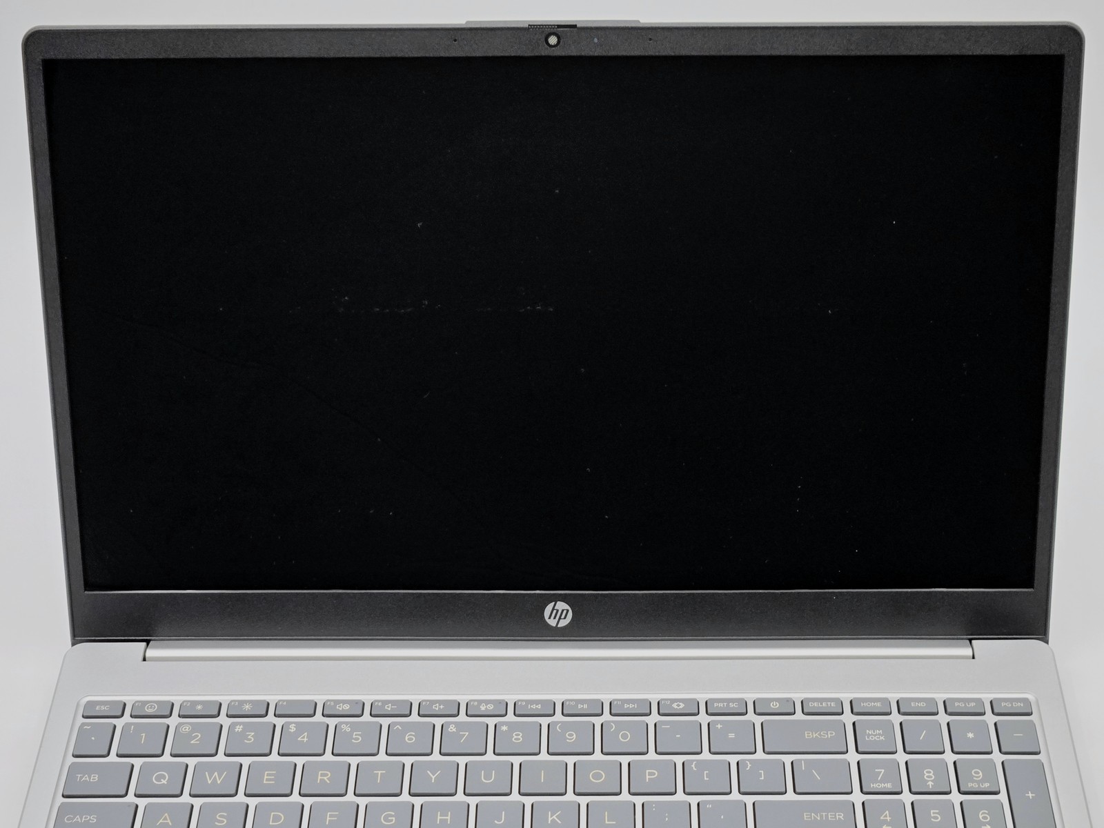 HP Laptop 15-fd0023dx 15″ HD Touch I3-1215U 256GB SSD 8GB W11 Webcam