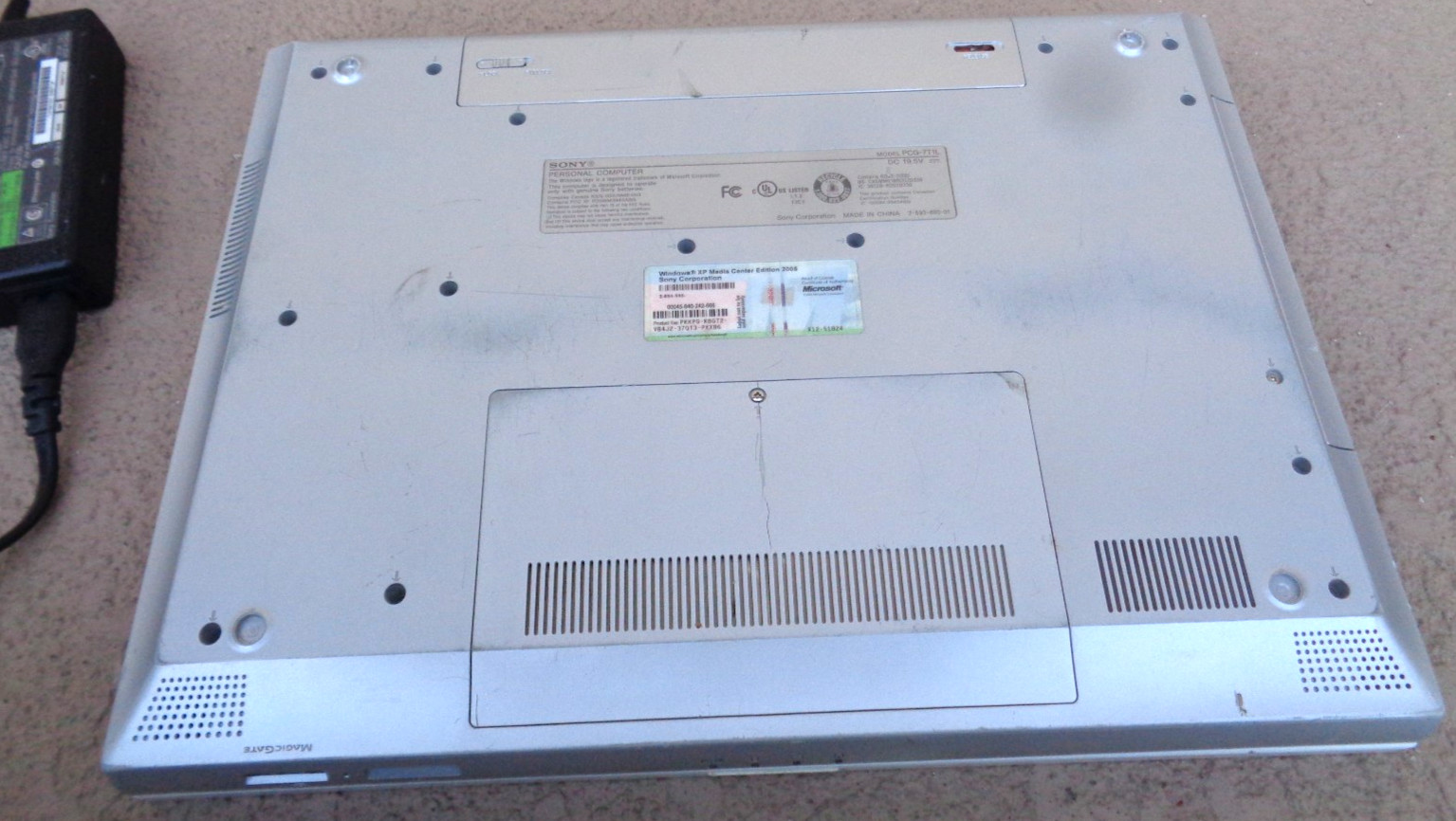SONY VAIO PCG-7T1L VGN-N160G LAPTOP COMPUTER 80GB HDD WIN XP TESTED WORKS *READ*