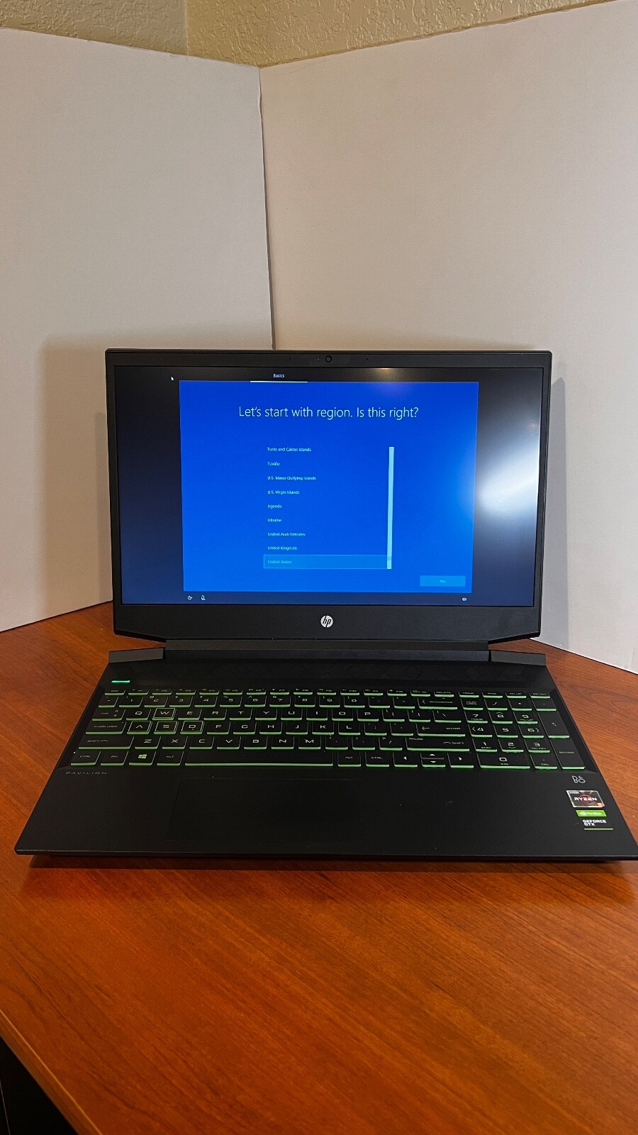 HP Pavilion 15-EC0013DX 15.6in (256GB SSD, AMD Ryzen 5, 2.1GHz, 8GB RAM) Gaming