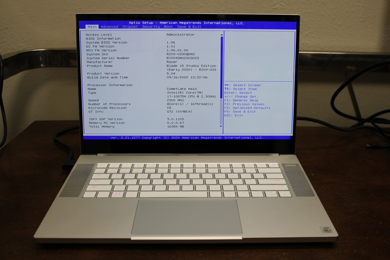 Razer Blade 15.6″ Studio Edition 4k OLED 60 Hz FOR PARTS READ DESCRIPTION
