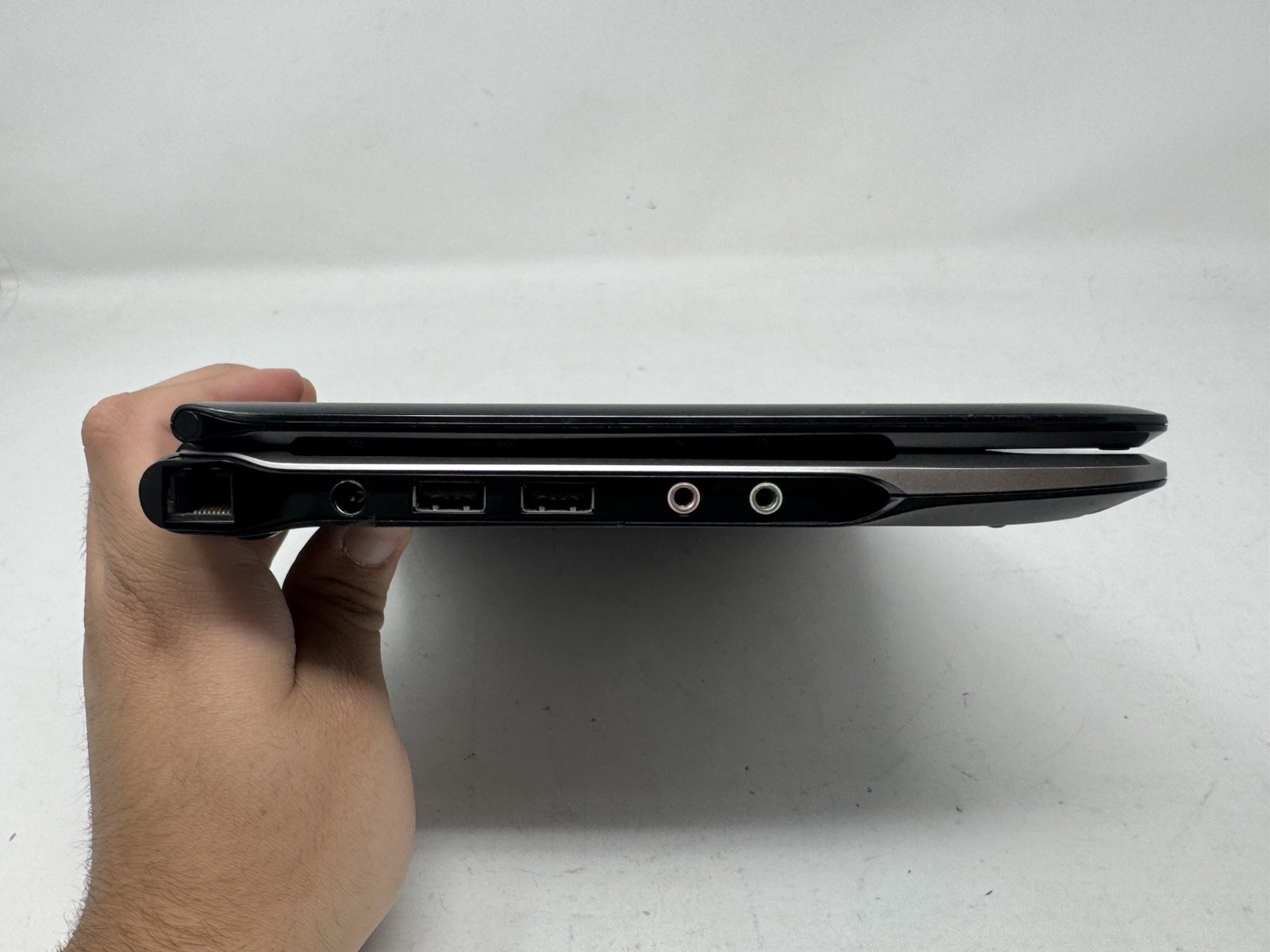 Acer Aspire One Laptop Netbook Computer Black Model ZA3 Windows XP + Charger