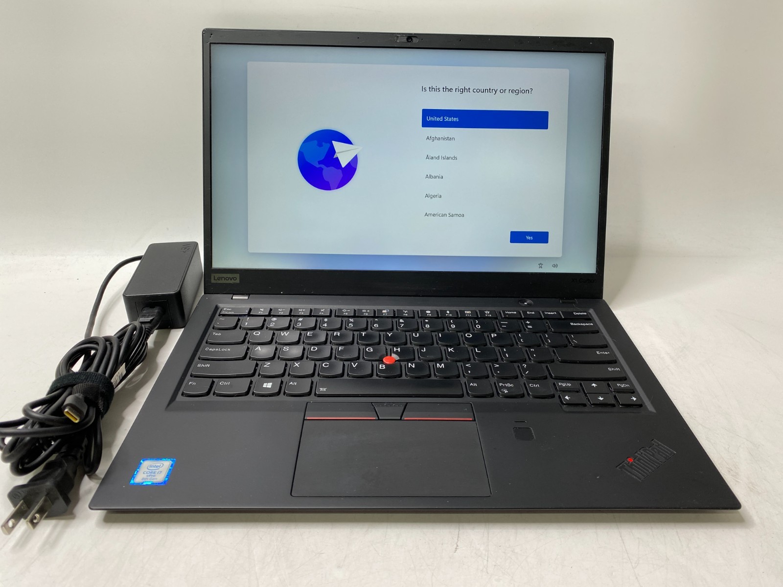 Lenovo ThinkPad X1 Carbon Gen 6 i7-8650U 8GB DDR4 256GB SSD Win11P