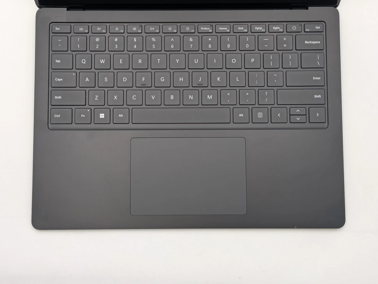 Microsoft Surface Laptop 3 13.5″ i5 10th Gen 8GB RAM 256GB SSD Windows 11 Pro Bl