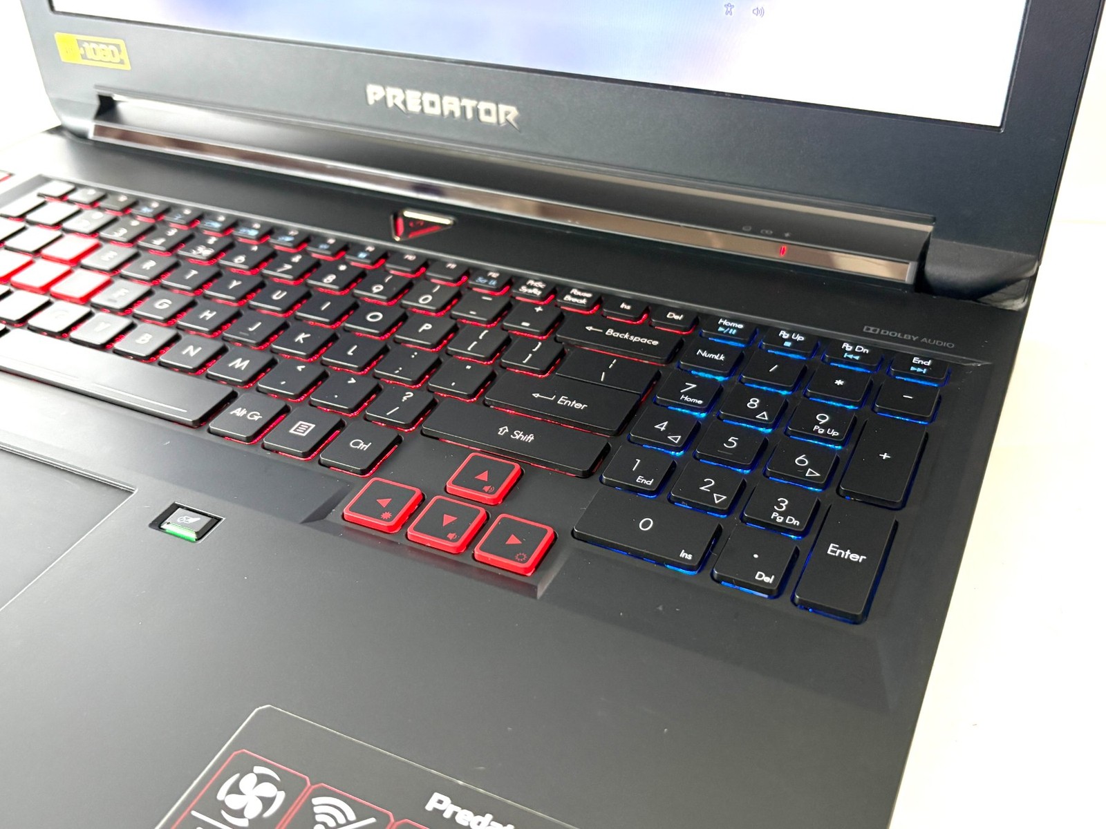 Acer Predator G9-791 17.3″ FHD 2.6GHz i7 16GB RAM GTX 970M 128GB SSD + 512GB SSD