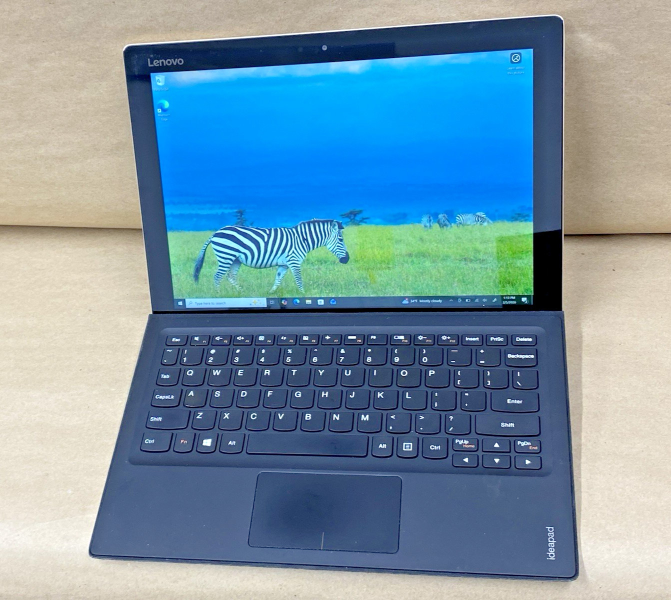 Lenovo 80QL – 12″ 2160*1440 – m5-6y54 – 4GB – 128GB SSD – Windows 10 Pro