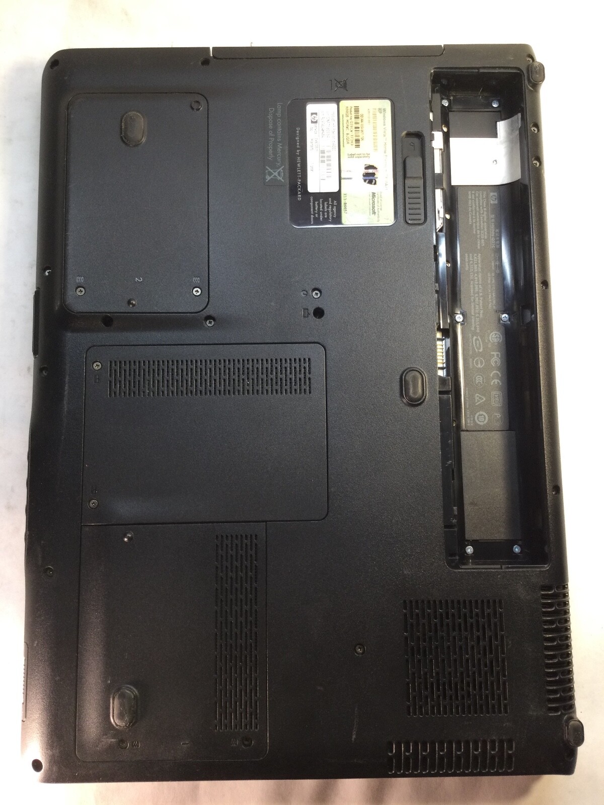 HP Pavilion dv9500 17″ Laptop AMD Turion 64 X2- DIM BACKLIGHT- MZ