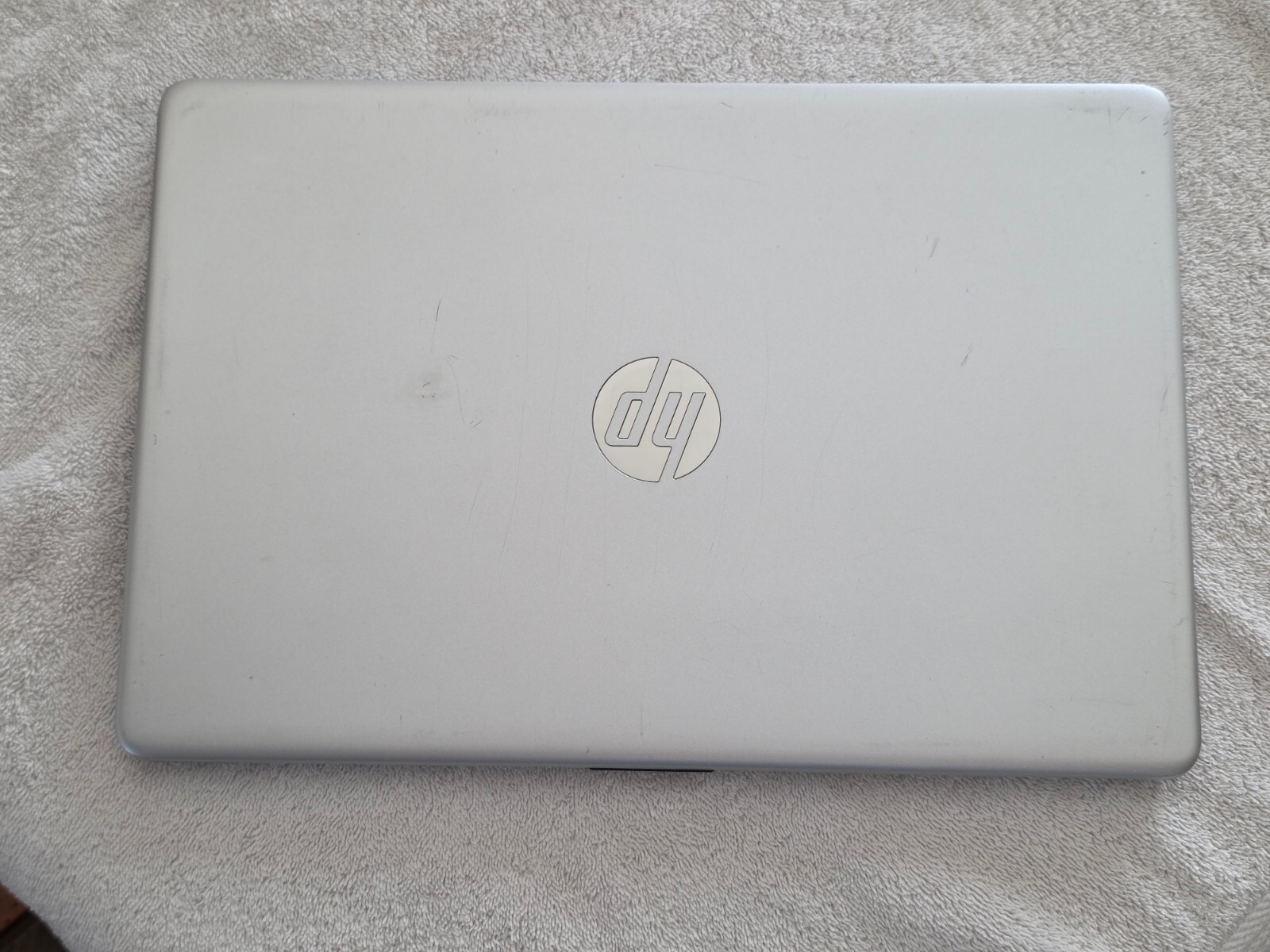 HP 15-ef1040nr/AMD Athlon Gold 3150U@2.4 GHz/256 GB M.2 SSD/16GB RAM/Win 11 PRo
