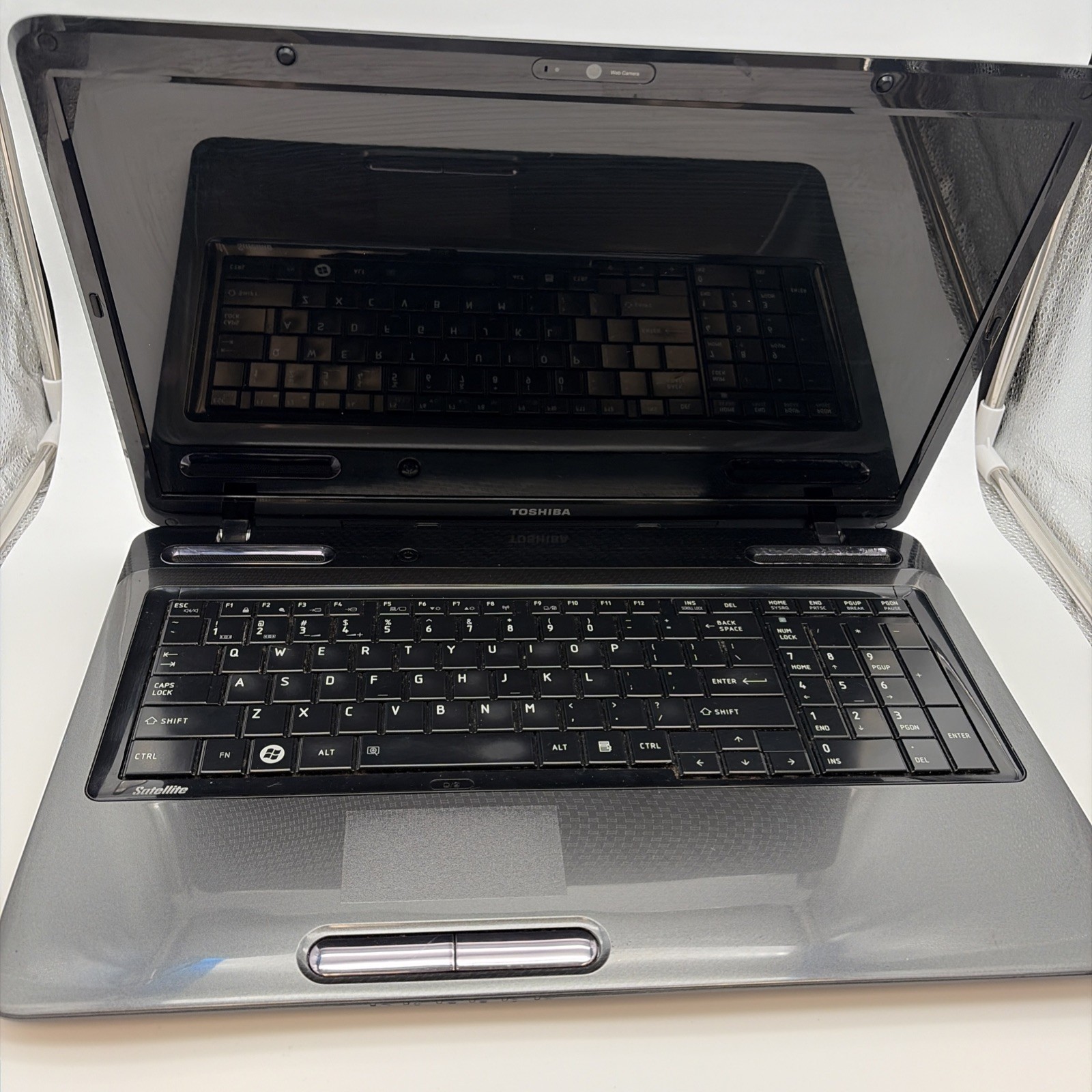 Toshiba Satellite L675D-S7052 AMDPhenom II N640 Dual-Core Processor 2.90GHz L117