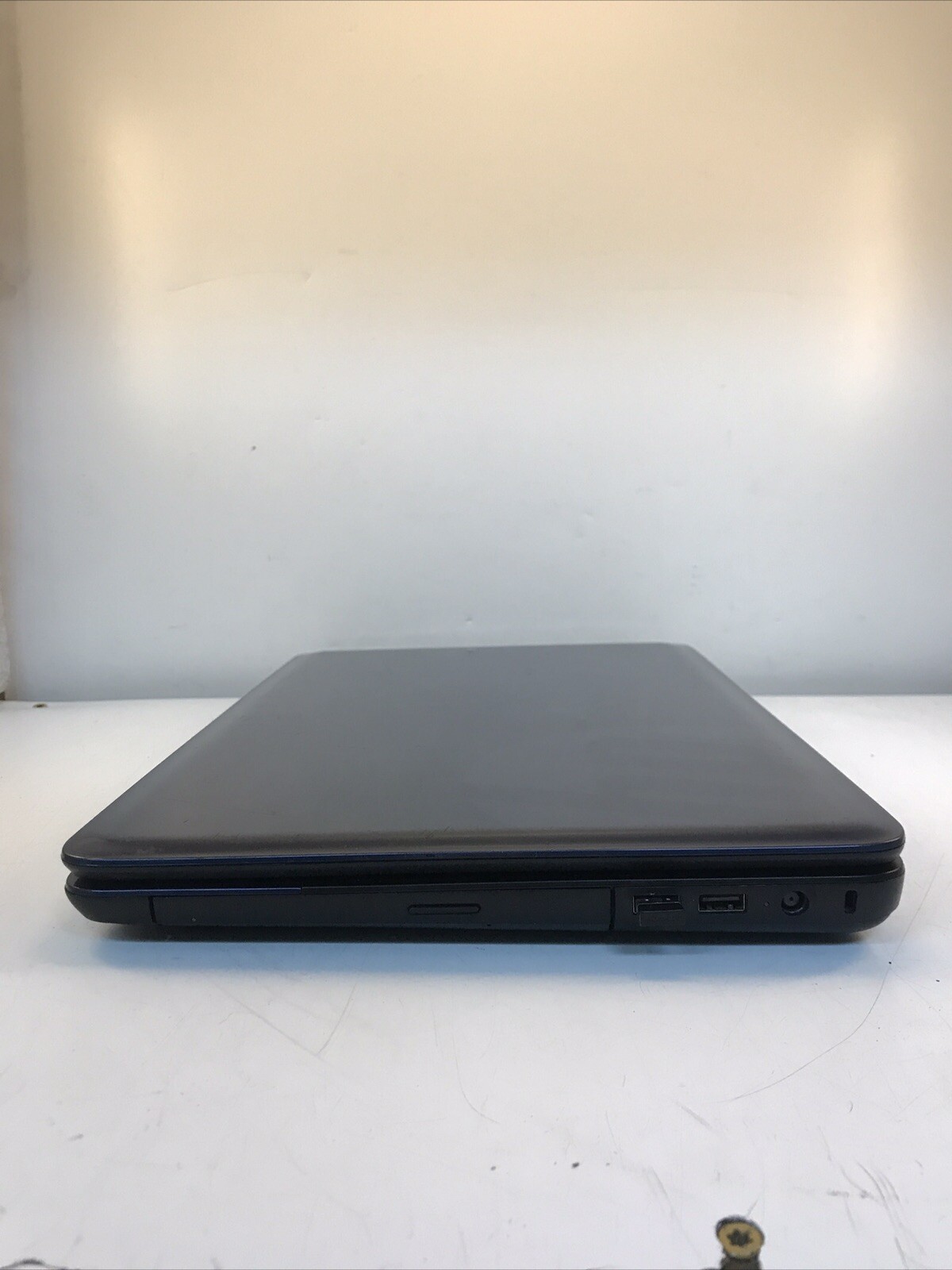 HP 2000 Notebook AMD E-300 APU Radeon HD 1.30GHz 4GB Ram No HDD Boot to BIOS