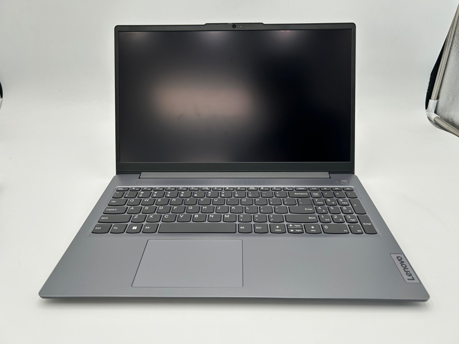 Lenovo IdeaPad Slim 3 15ABR8 (Ryzen 7-5825U, 16GB DDR4, 512GB SSD)