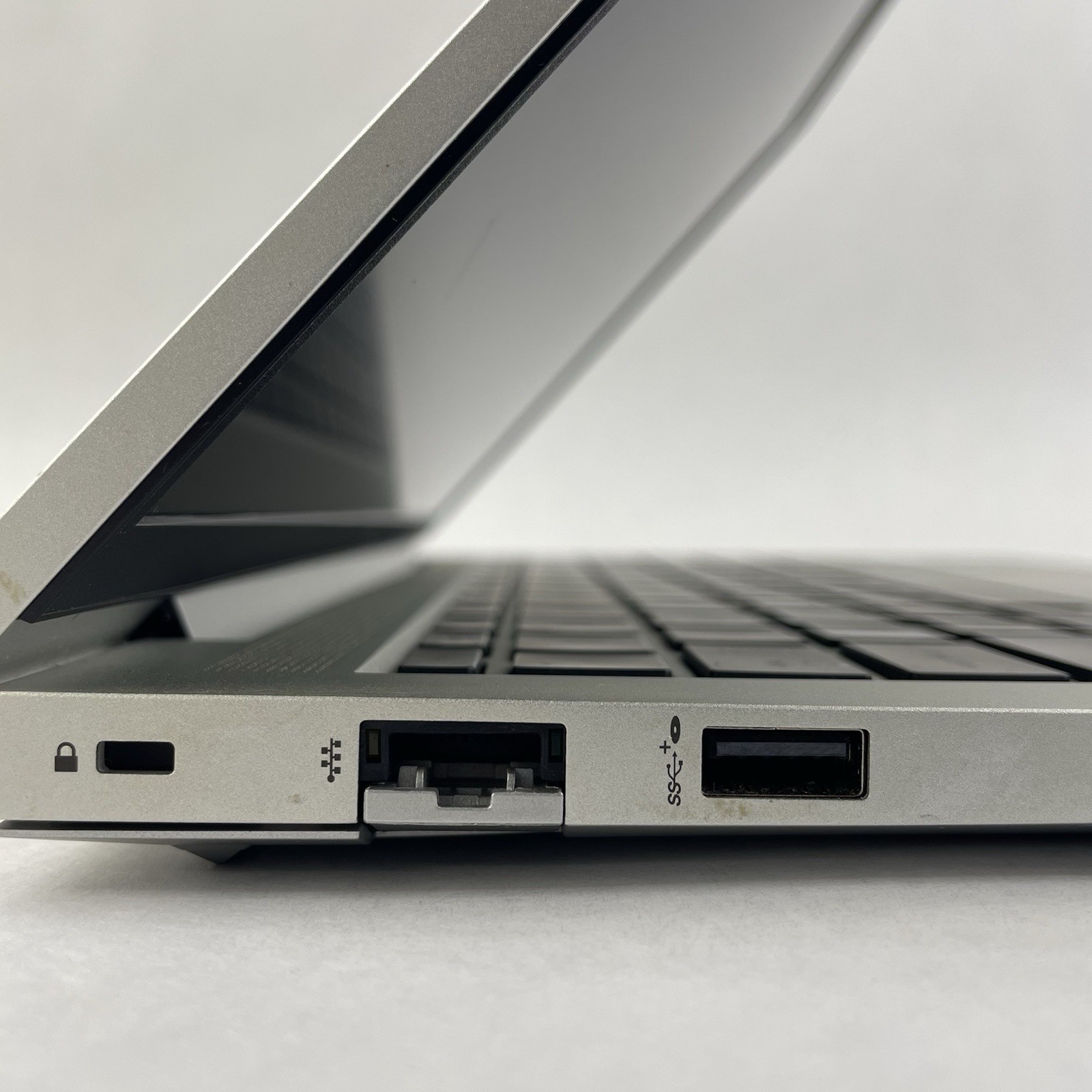 HP EliteBook 640 G9 14″ i5-1235U 3.96 GHz 16 GB RAM No SSD/OS/AC