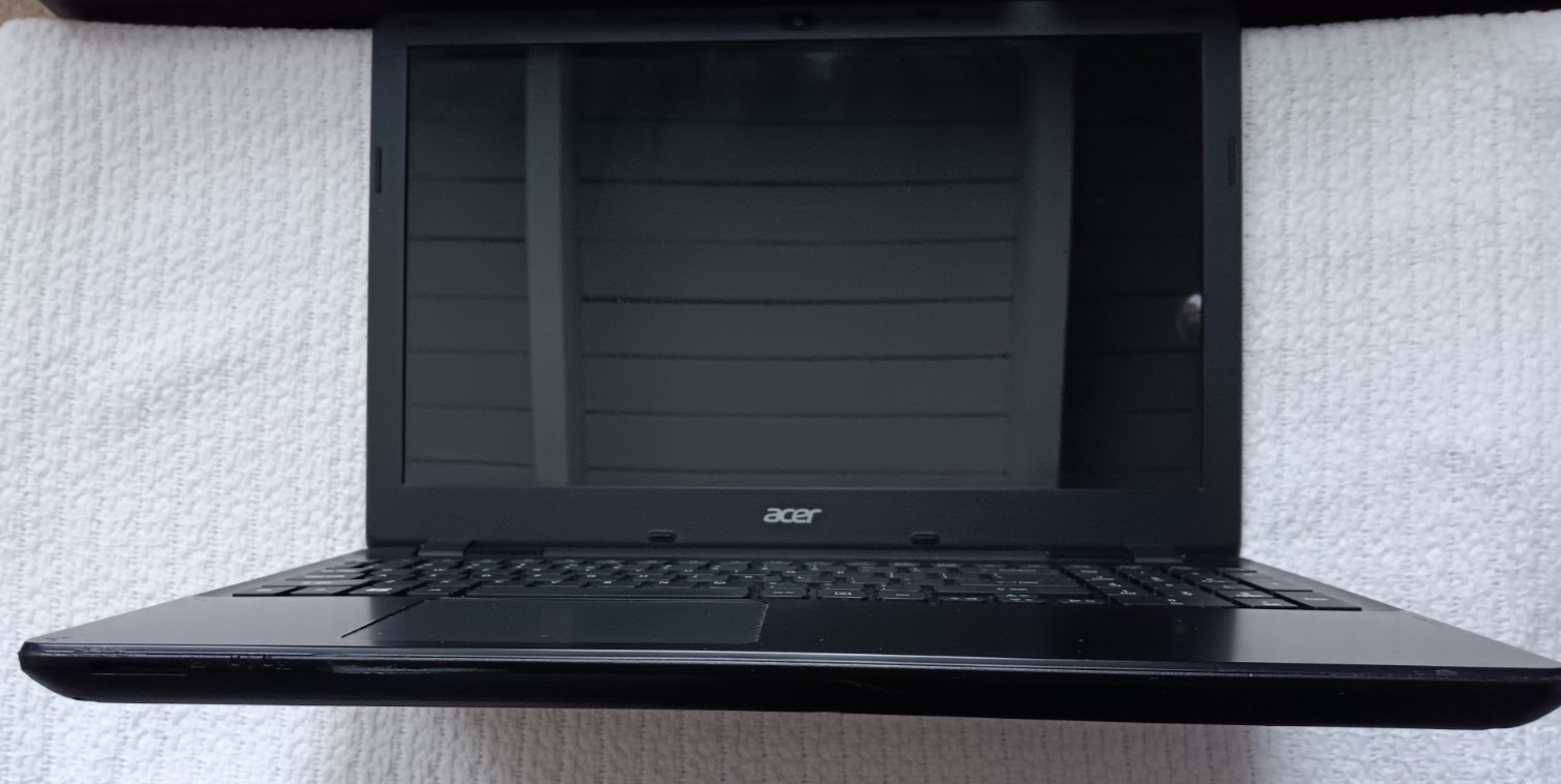 Acer Aspire E5-521-24PQ LCD Screen Black Laptop #2 HD Untested For Parts See Pic