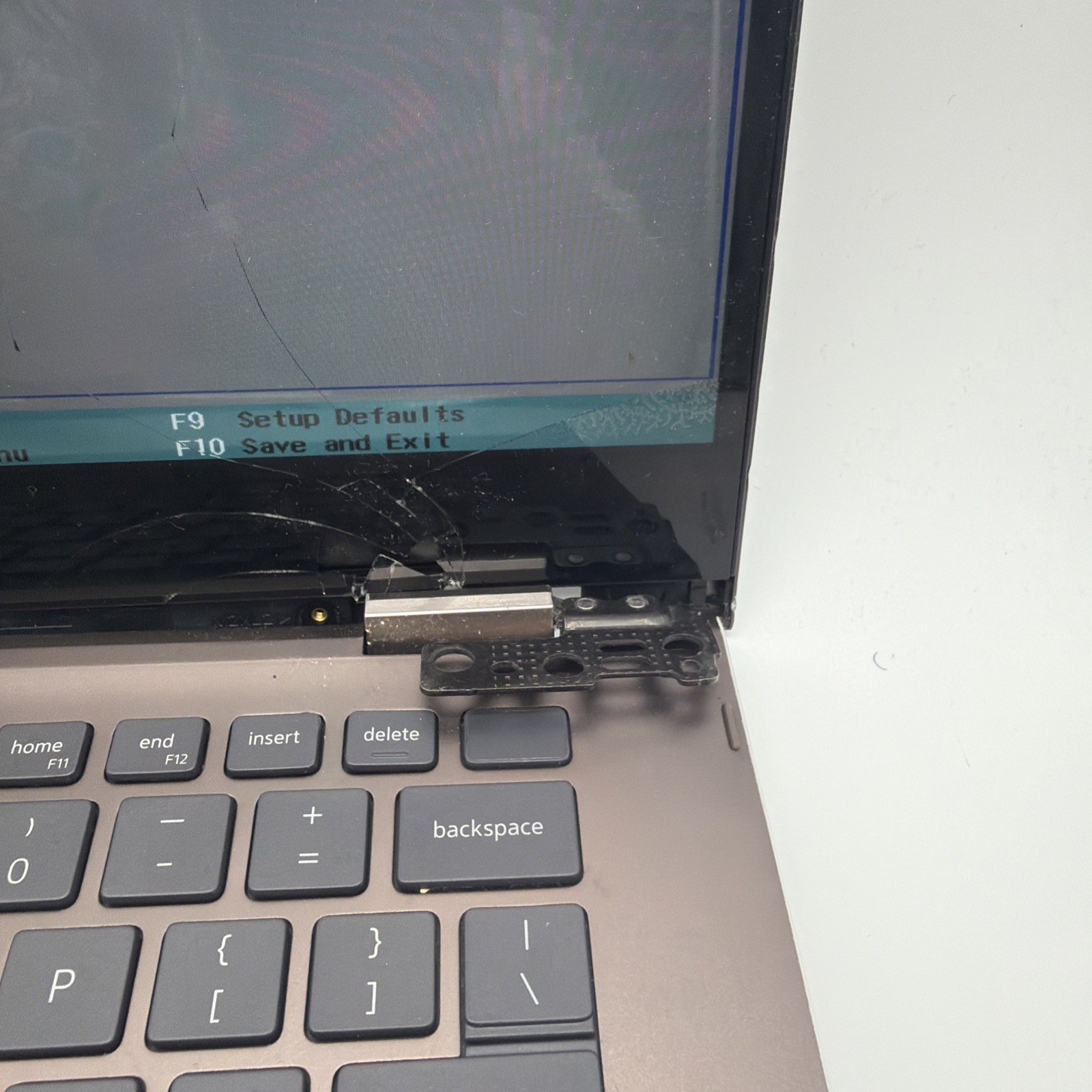 Broken Dell Inspiron 7405 2 in 1 P126G 14″ Ryzen 5 4500U 8GB RAM NO SSD Read L61