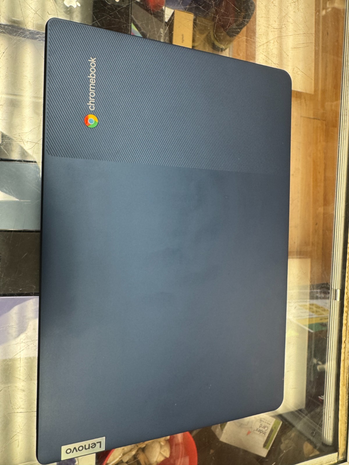 Lenovo IP Slim 3 Chrome 14M868 Chromebook – 14″ FHD Touchscreen