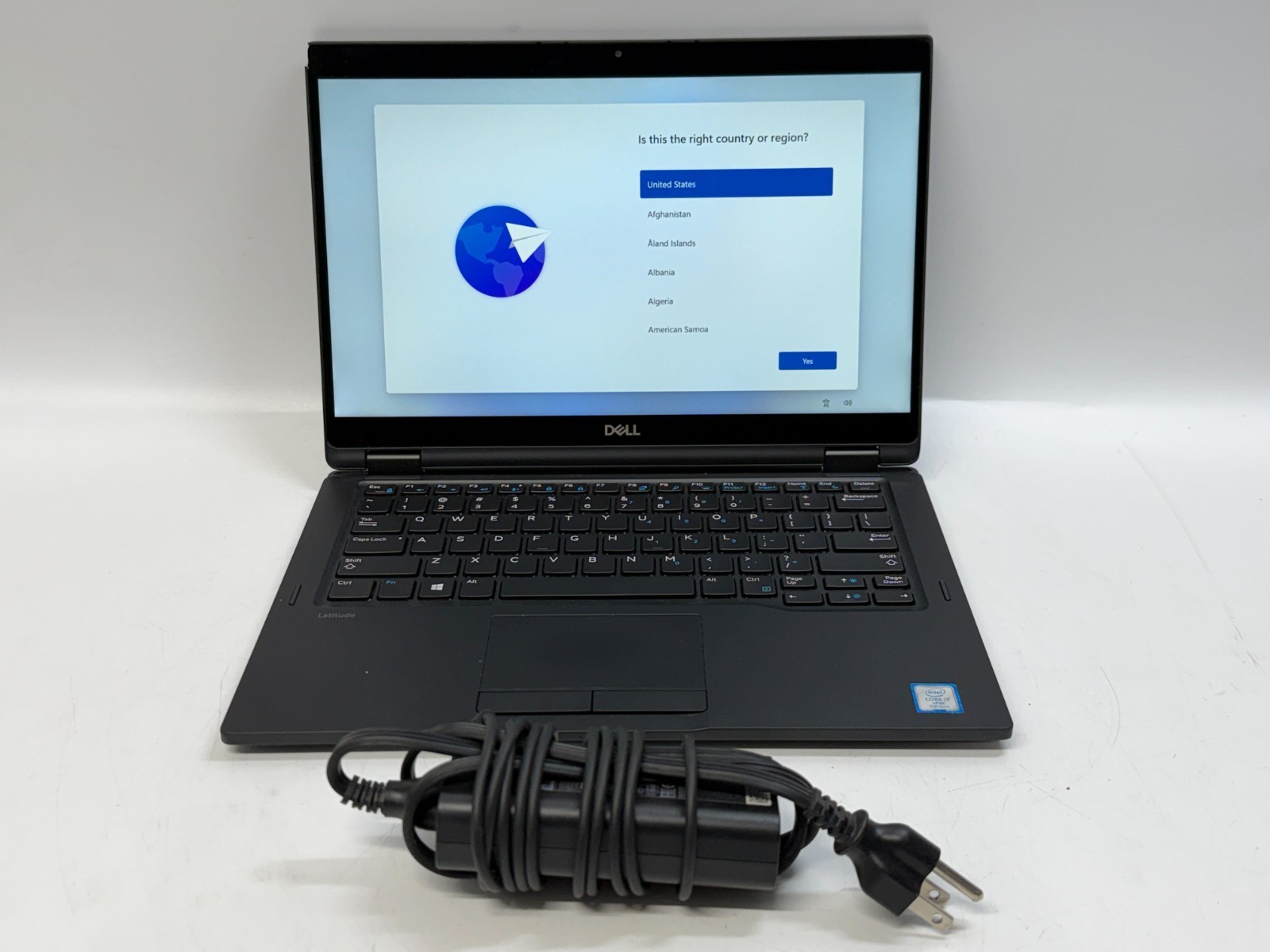 Dell Latitude 7389 i7-7600U 16GB RAM 256GB M.2 Win11 Home w/AC chipped corner